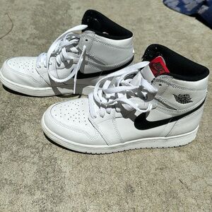 Air Jordan - basically unworn, not creased, size boys 7Y